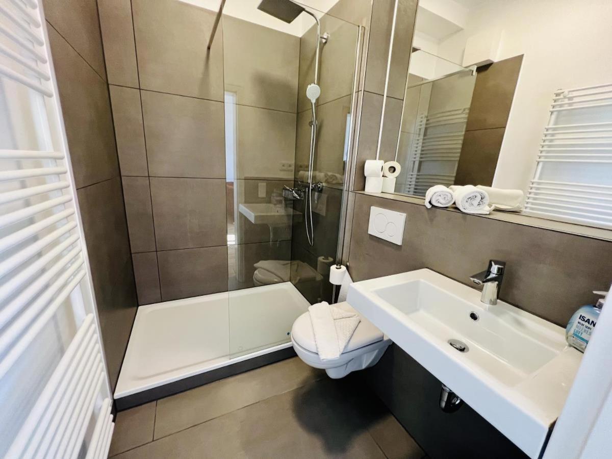 רוסטוק Ferienwohnung Seeterrasse מראה חיצוני תמונה